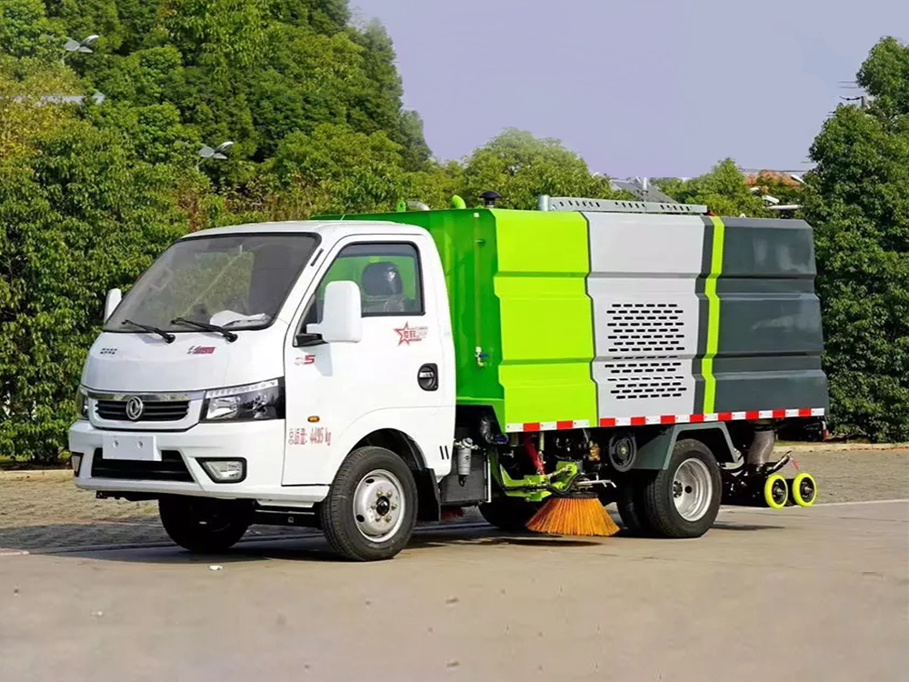  东风途逸洗扫车